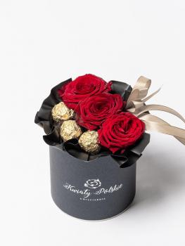Róże z czekoladkami