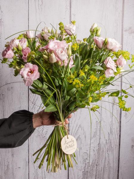 Różowa Eustoma z bupleurum