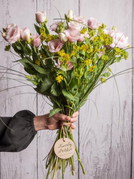 Różowa Eustoma z bupleurum