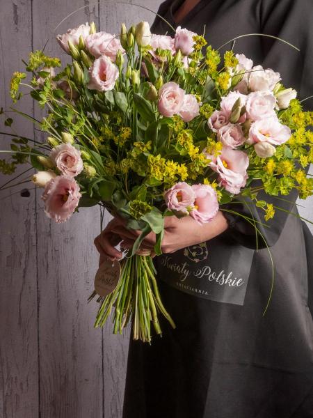 Różowa Eustoma z dodatkami